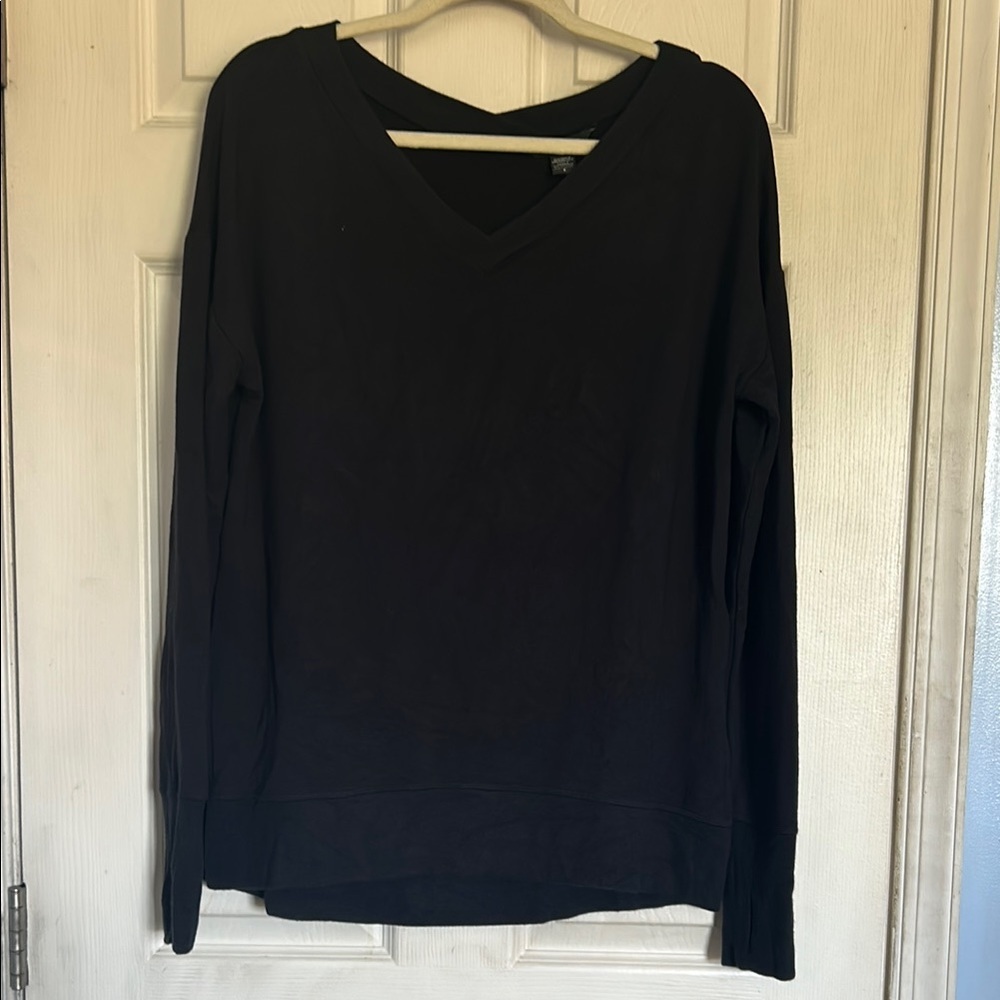 Athleta black light fleece lined long sleeve v neck sweatshirt size small